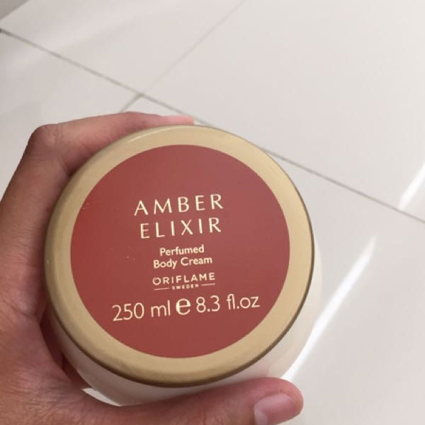 amber-elixir-perfumed-body-cream-2
